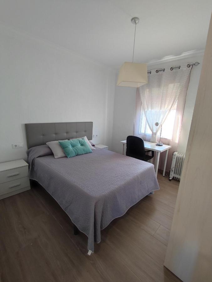 Precioso Apartamento 3 Dormitorios, Aire Acondicionado Menos 10 Min A Pie Feria Jerez De La Frontera Exterior photo