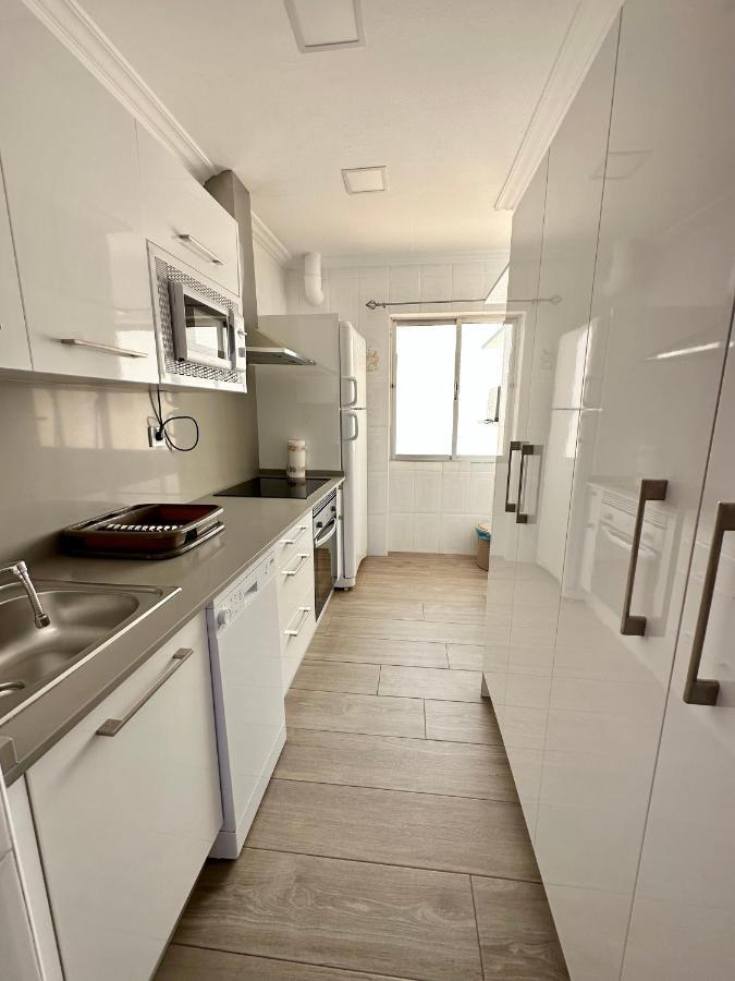 Precioso Apartamento 3 Dormitorios, Aire Acondicionado Menos 10 Min A Pie Feria Jerez De La Frontera Exterior photo