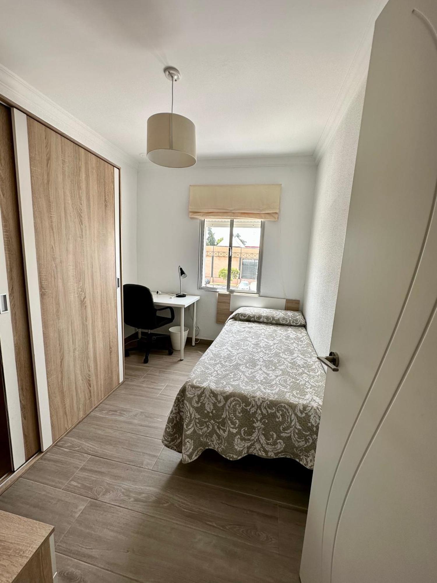 Precioso Apartamento 3 Dormitorios, Aire Acondicionado Menos 10 Min A Pie Feria Jerez De La Frontera Exterior photo