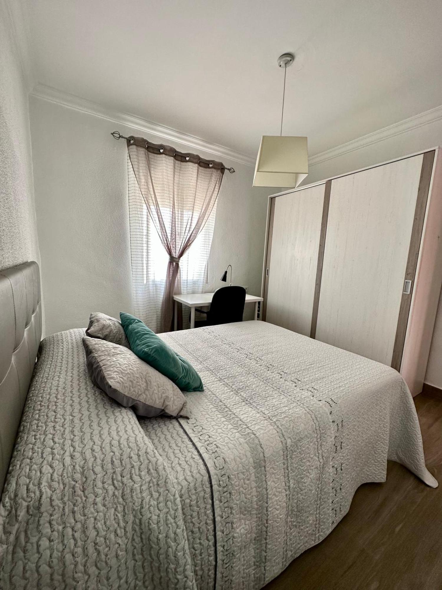 Precioso Apartamento 3 Dormitorios, Aire Acondicionado Menos 10 Min A Pie Feria Jerez De La Frontera Exterior photo